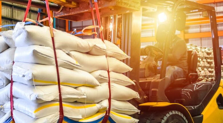 The one-year decline in earnings might be taking its toll on Hyundai G.F. Holdings (KRX:005440) shareholders as stock falls 8.7% over the past week