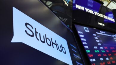 STUB Stock Closes Down 6.4% on First Day of Trading