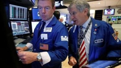 US Equity Indexes Rise Lifted by Tech Stocks, Gold Hits New High