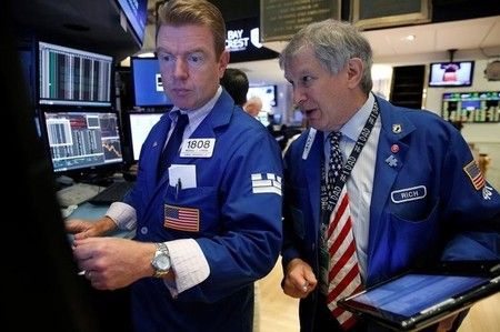 US Equity Indexes Rise Lifted by Tech Stocks, Gold Hits New High