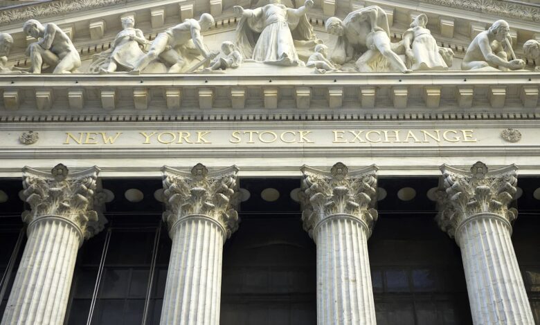 US Stock Market Rallies to Fresh Records