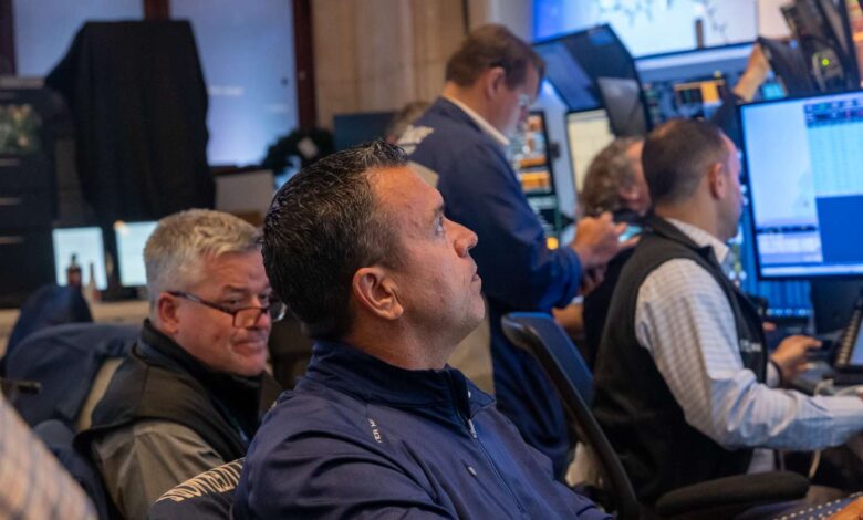 Stock Indexes Rise; S&P 500, Nasdaq on Pace for 3rd Straight Week of Gains