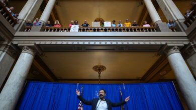 Pete Buttigieg rallies Indiana Democrats against GOP push to draw new congressional maps