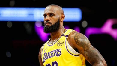 Lakers leave future up to LeBron James, extend coach JJ Redick