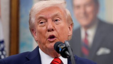 Trump says government will pay troops in shutdown