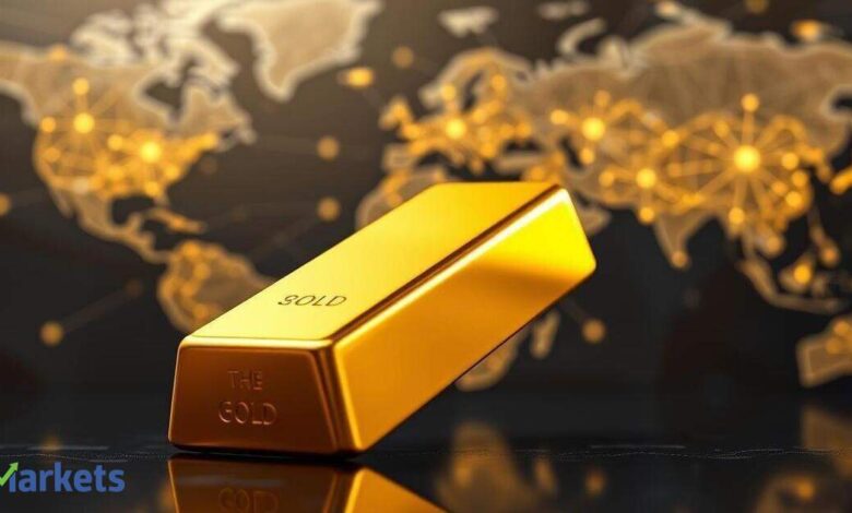 Gold rallies to record high on US government shutdown and Fed rate cut bets