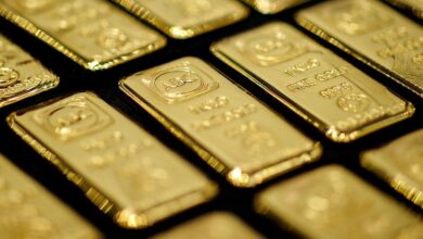 Gold Edges Closer to ,000 on US Shutdown and Tech Stock Wobble