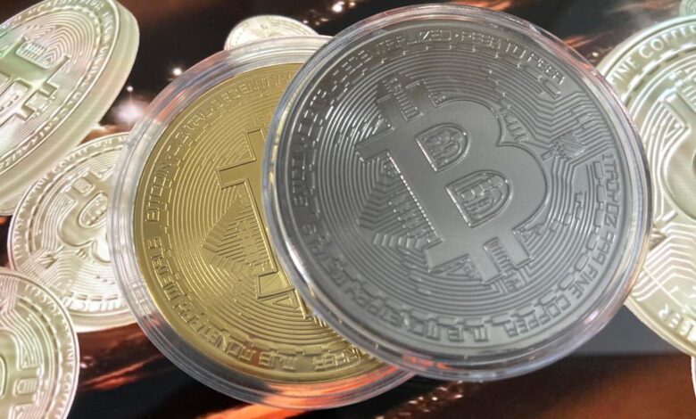 Bitcoin sinks with safe haven bets ‘clearly favoring gold’ after crypto washout Bitcoin sinks with safe haven bets ‘clearly favoring gold’ after crypto washout