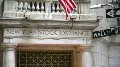 S&P 500, Nasdaq futures rebound after Apple, Amazon earnings rekindle optimism