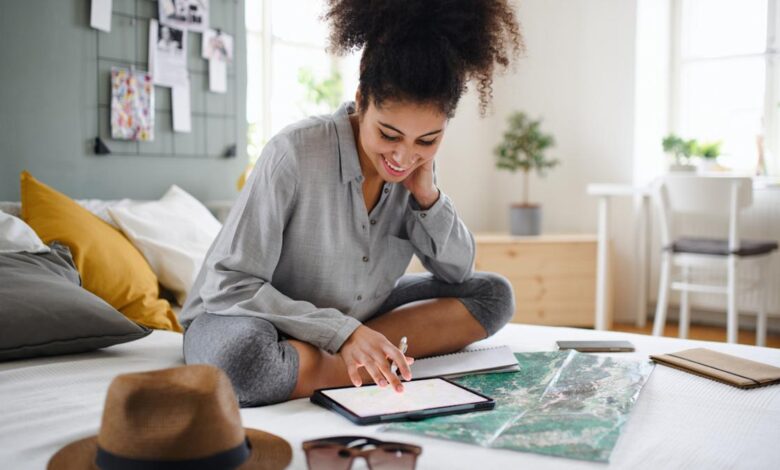 How To Hack Credit Card Rewards Without Blowing Up Your Budget, According to a CFP