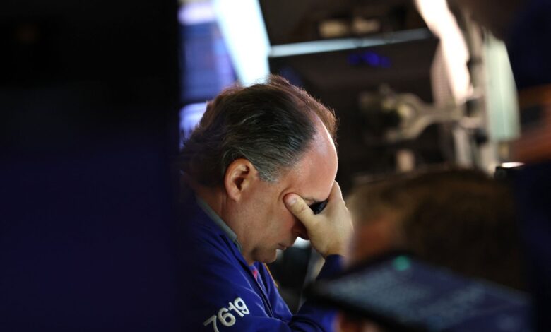 Stock Indexes Turn Lower After Trump Threatens ‘Massive’ Tariffs on China; Nasdaq Hits New Record Before Retreating; Gold Recrosses ,000