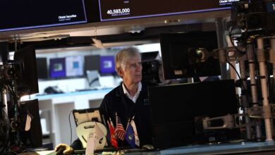 Stock Indexes Bounce Back; Gold Sets New Record High