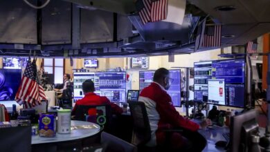 Stocks Pull Back as Investors Weigh Earnings Reports, US-China Trade Tensions, Government Shutdown; Gold Sets Fresh Record