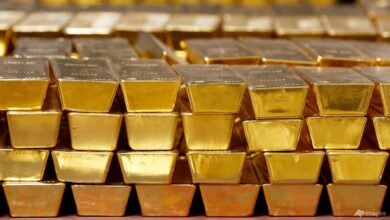 Global stocks mostly fall on lacklustre results from Netflix, others; gold tumbles again