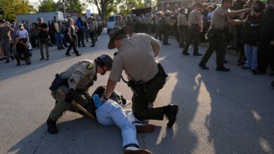 Immigration agents become increasingly aggressive in Chicago