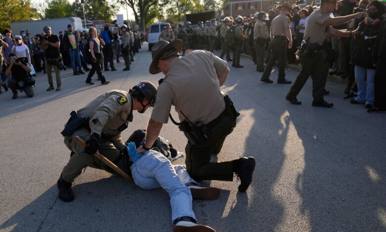 Immigration agents become increasingly aggressive in Chicago