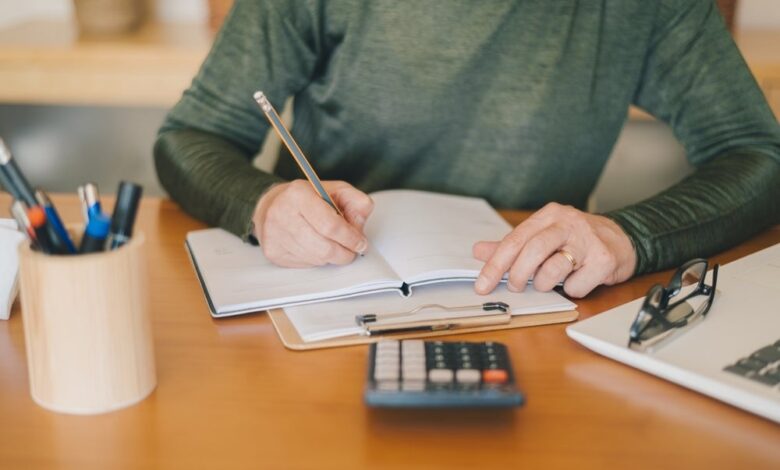 A 33-Year-Old Woman Asks For Help Becoming Financially Disciplined: ‘I Know Nothing About Finance And It’s One Of My Biggest Regrets Not Learning’