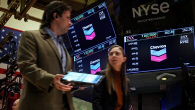 Stock indexes mostly gain amid AI deal optimism; euro, yen weaken on fiscal worries