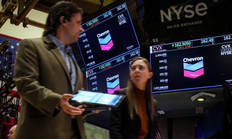 Stock indexes mostly gain amid AI deal optimism; euro, yen weaken on fiscal worries