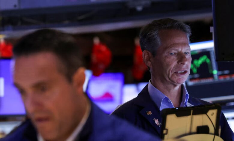 Stocks mixed, gold hits record as US government shuts down Stocks mixed, gold hits record as US government shuts down