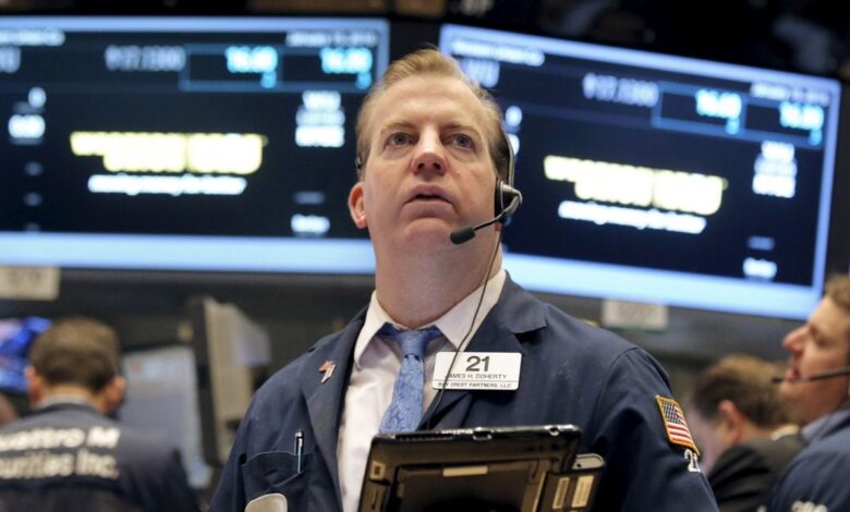 Stocks Edge Lower, With S&P 500 Down After Recent Records. Gold Futures Hit ,000 Stocks Edge Lower, With S&P 500 Down After Recent Records. Gold Futures Hit ,000