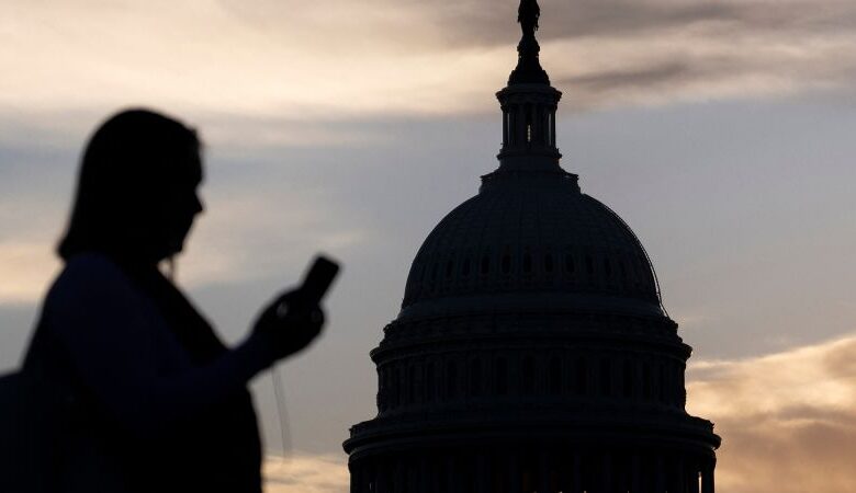 Live updates: Government shutdown extends, Trump administration warns of layoffs