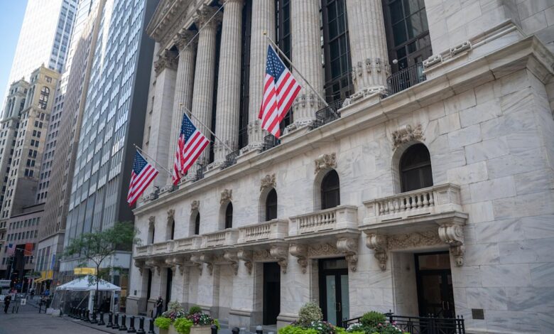 Dow, S&P 500, Nasdaq futures take a breath after tech selloff