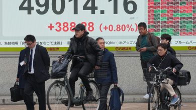 Asian stocks climb after Wall Street rallies on hopes for lower interest rates
