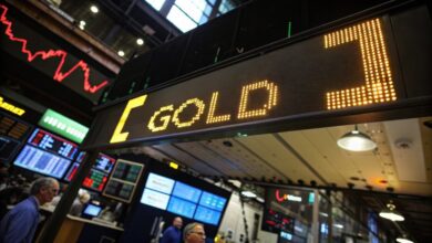 Gold price rebounds amid global equities slump