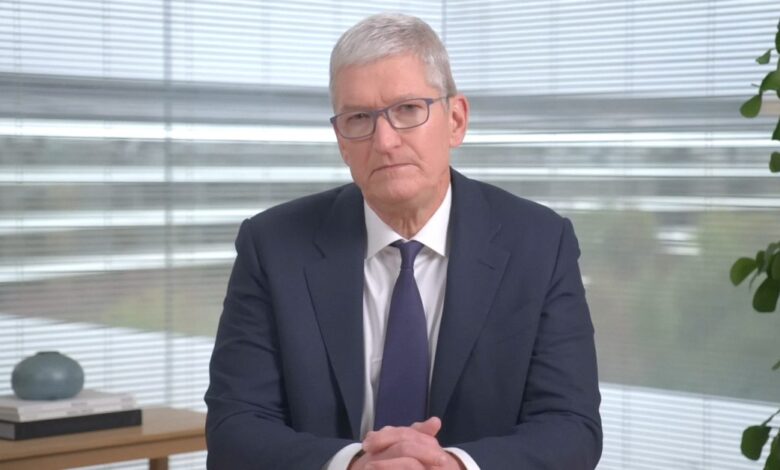 Apple stock closes slightly down following Q4 2025 report