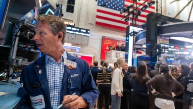 Stocks End Higher on Black Friday; Indexes Log Best Week Since June But Nasdaq Snaps Seven-Month Winning Streak