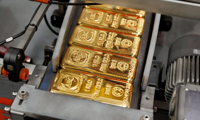 Gold Little Changed as Traders Eye Outlook for Fed Rates
