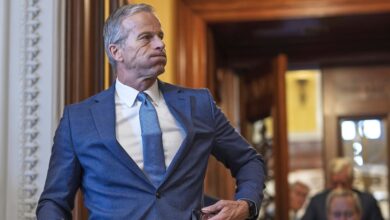 Trump pushes Republicans to change Senate rules for shutdown