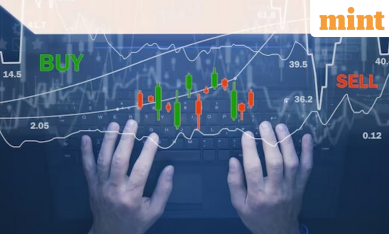 Gold Trims Loss as Fed’s Williams Signals a Near-Term Rate Cut