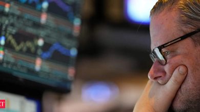 S&P 500, Dow Jones and NASDAQ futures see a slight fall as US stock futures trade near flatline, Wall Street ends day on mixed note; check key indexes and what lies ahead