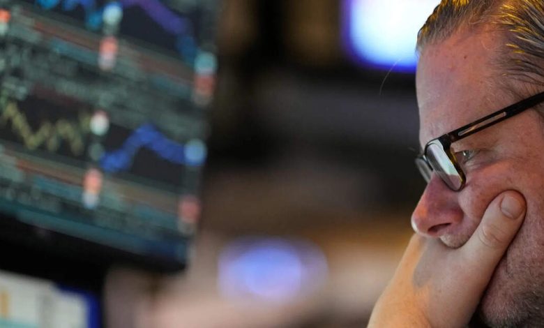 S&P 500, Dow Jones and NASDAQ futures see a slight fall as US stock futures trade near flatline, Wall Street ends day on mixed note; check key indexes and what lies ahead