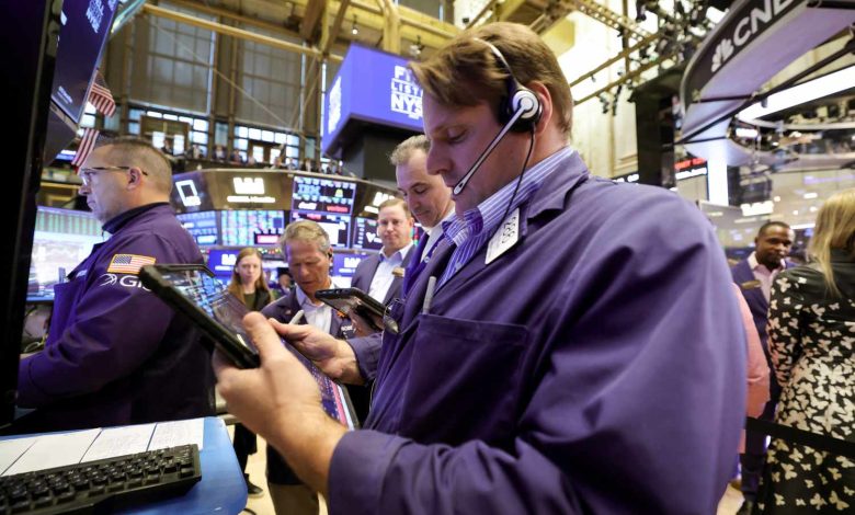 Stock Futures Little Changed After Indexes End Higher for 7th Time in 8 Sessions; Weekly Jobless Claims Come in Lower Than Expected