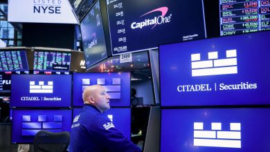 Nasdaq, S&P 500 Fall as Oracle Results Drag AI Shares; Dow Rises