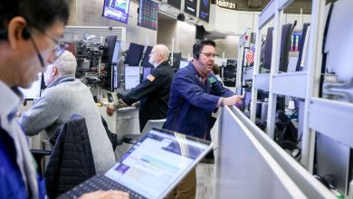 Stocks Fall; S&P 500, Dow on Pace for 4th Straight Loss; Oil Futures Rebound as Trump Orders Blockade of Venezuelan Tankers