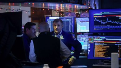 Major Stock Indexes Gain After Delayed Q3 GDP Data; Gold Hits Record ,500