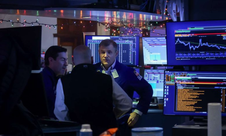 Major Stock Indexes Gain After Delayed Q3 GDP Data; Gold Hits Record ,500