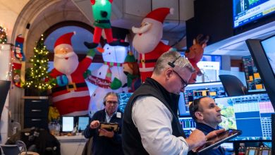 Stock Indexes Log Weekly Gains After Quiet Friday Session, Holiday-Shortened Week
