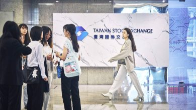 Taiwan stock market outperforms Japan, South Korea