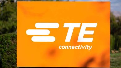 How Is TE Connectivity’s Stock Performance Compared to Other Technology Stocks?
