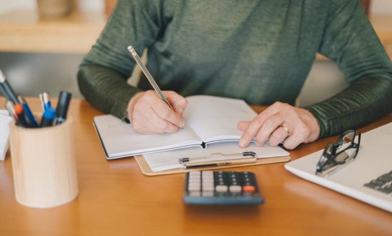 They Found Their Dad’s Budget From 1989 And Thought It’d Be A Snapshot Of Simpler Times. Instead, People Are Shocked By The Numbers They Found Their Dad’s Budget From 1989 And Thought It’d Be A Snapshot Of Simpler Times. Instead, People Are Shocked By The Numbers