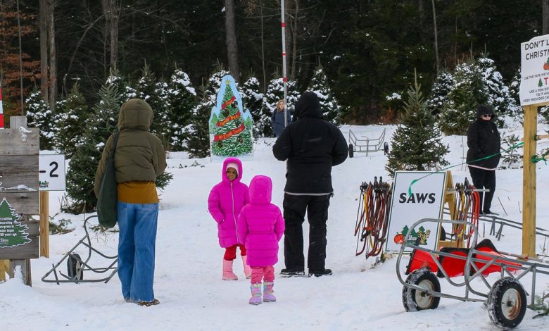 CBS News poll finds spending time with family is what Americans like most about the holidays CBS News poll finds spending time with family is what Americans like most about the holidays