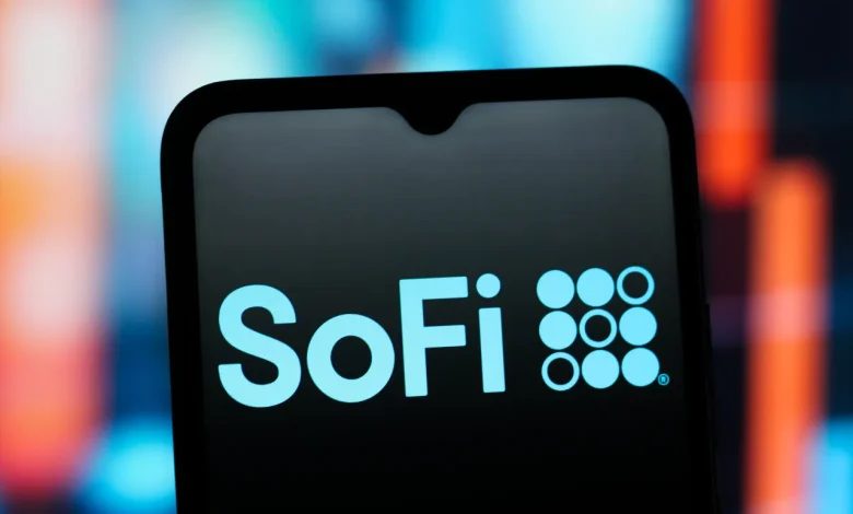 SoFi Technologies Stock Slides After-Hours On .5B Equity Offering Amid Fresh Expansion Into Crypto Services