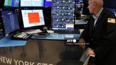 U.S. stocks slide on rate-cut speculation