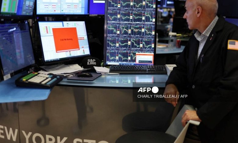 U.S. stocks slide on rate-cut speculation