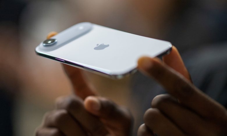 What top analysts expect to see in the quarterly report